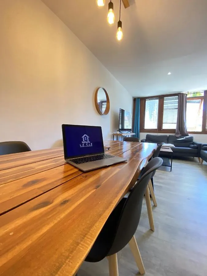 La Cle -Climatisation - Parking Prive - Ideale - Professionnels - Familles - Amis Hyeres Apartment