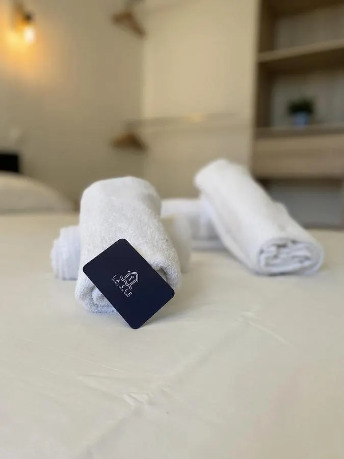 La Cle -Climatisation - Parking Prive - Ideale - Professionnels - Familles - Amis Hyeres Apartment