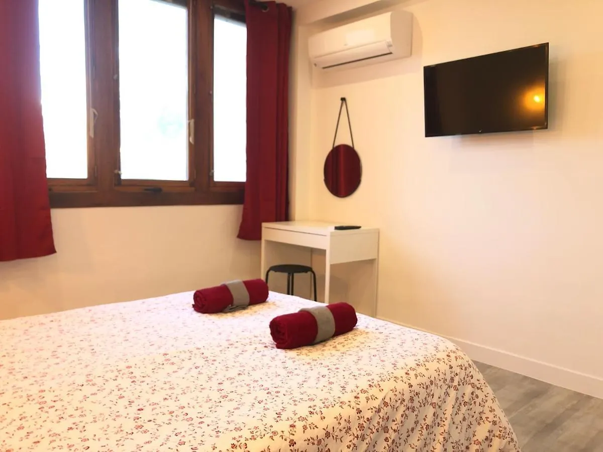 La Cle -Climatisation - Parking Prive - Ideale - Professionnels - Familles - Amis Appartement Hyères